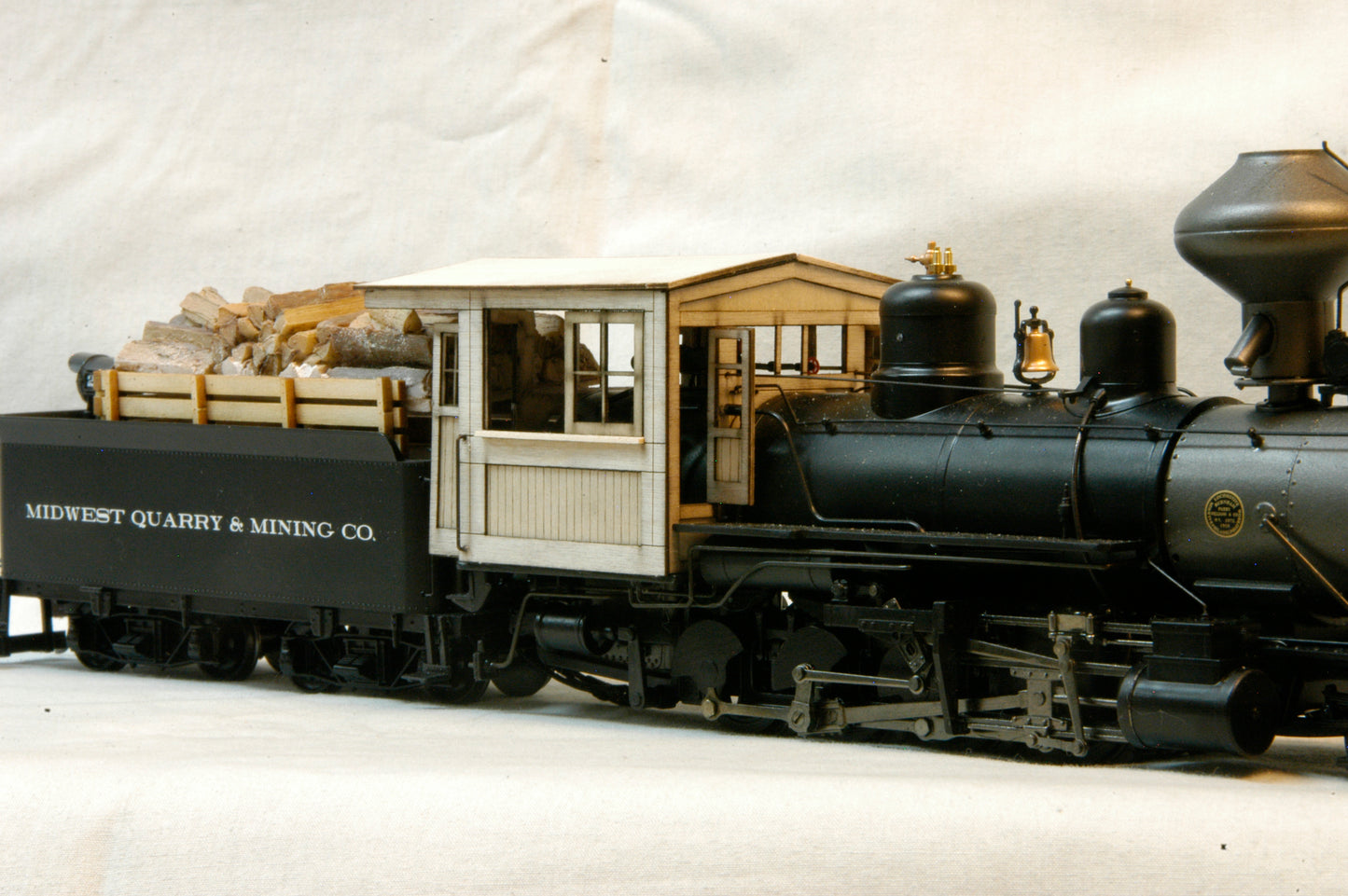 Wood Round Roof Cab - On30 scale kit T-2128