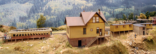 bmw-124 HO Vance Junction Section House